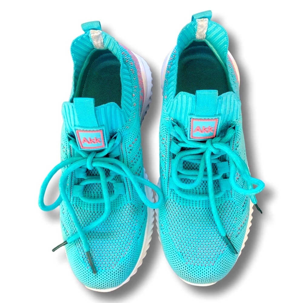 AKK women’s athletics walking shoes. Size 6